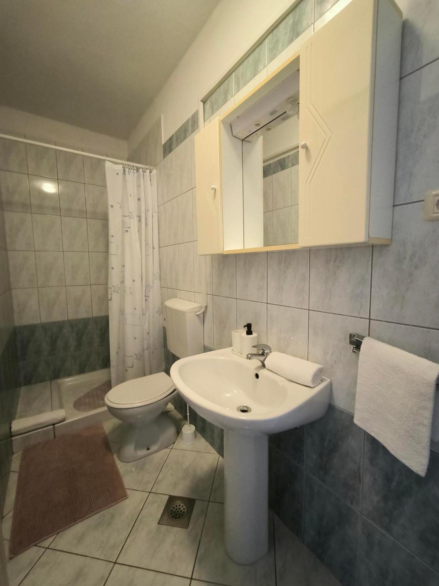 Rooms And Apartment Matika 로비니 외부 사진