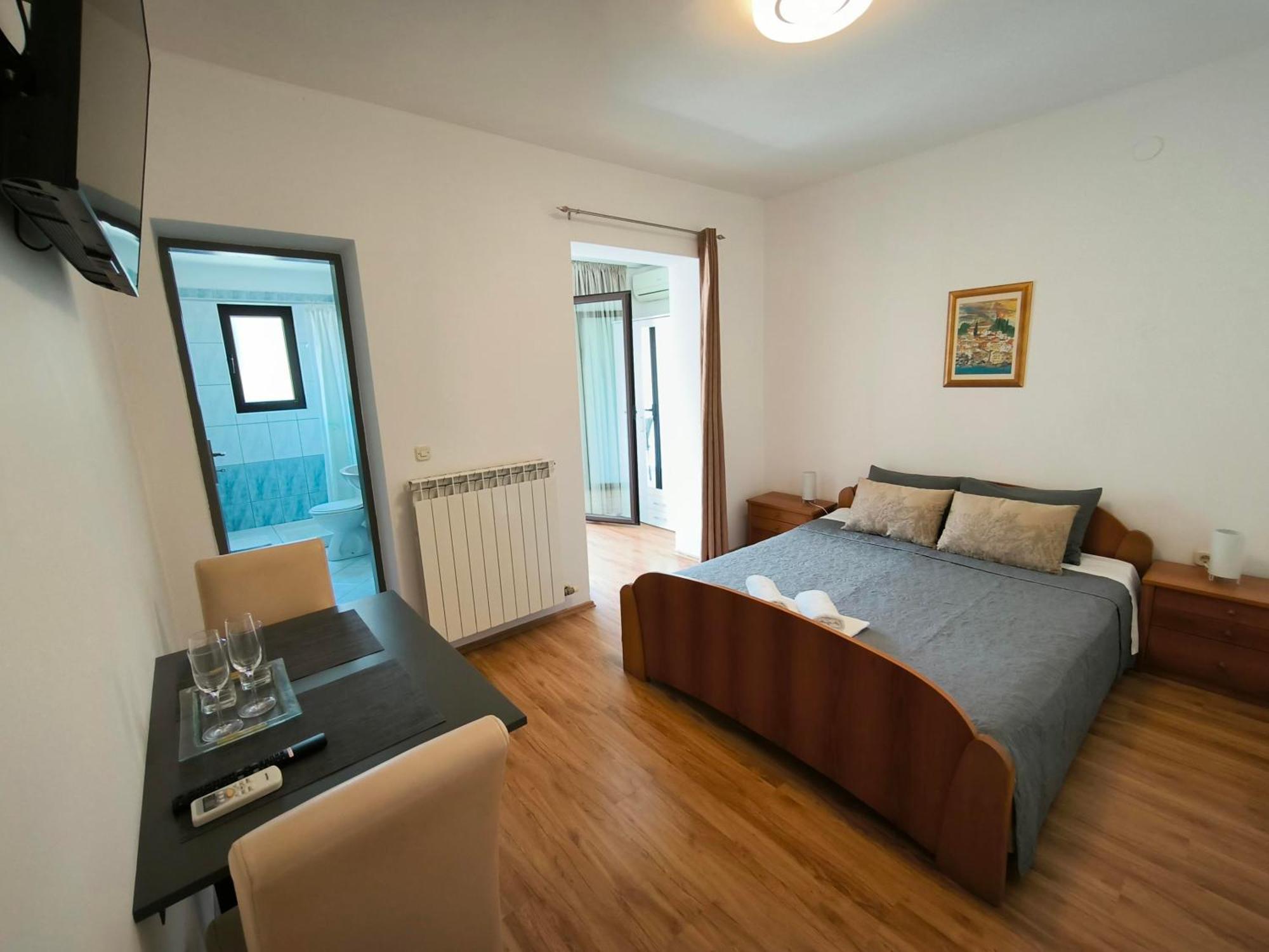 Rooms And Apartment Matika 로비니 외부 사진